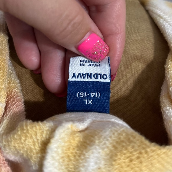 Old Navy hooded lightweight sweater - Picture 2 of 3